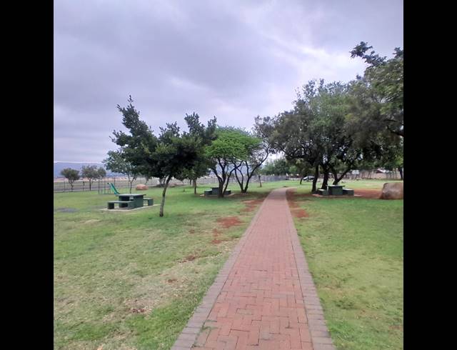 3 BEDROOM HOUSE FOR SALE IN WATERKLOOF HILL ESTATE